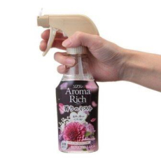  LION Кондиционер-спрей для тканей Aroma Rich Juliette с ароматом  весенних цветов и смородины 280мл, фото 3 