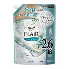  KAO Flair Savon de Savon Кондиционер-смягчитель для белья с изящным ароматом цветочного мыла и нотками жасмина и свежей зелени, сменная упаковка с крышкой 940мл., фото 1 
