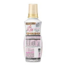  KAO Flair Floral Sweet Кондиционер-смягчитель для белья со сладким цветочным ароматом и нотками персика и ванили, бутылка с колпачком-дозатором 520мл., фото 2 