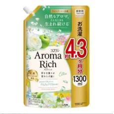  LION Aroma Rich Ellie Кондиционер для белья с яблочно-цветочным ароматом, сменная упаковка, 1300мл., фото 1 