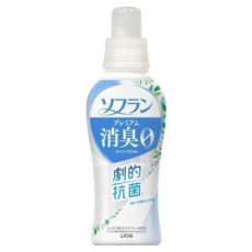  LION Кондиционер для белья Soflan Premium White Herb Aroma  с антибактериальным и дезодорирующим эффектом, с ароматом цветущего луга, 510мл. 1/16, фото 1 