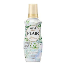  KAO Парфюмированный кондиционер для белья Humming Flair со свежим ароматом мускуса и жасмина, 520мл., фото 1 