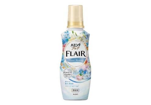  KAO Flair Flower Harmony Кондиционер-смягчитель для белья с гармоничным цветочным ароматом и нотками зеленого яблока и ландыша, бутылка с колпачком-дозатором 520мл., фото 1 