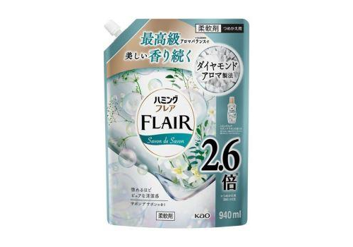  KAO Flair Savon de Savon Кондиционер-смягчитель для белья с изящным ароматом цветочного мыла и нотками жасмина и свежей зелени, сменная упаковка с крышкой 940мл., фото 1 