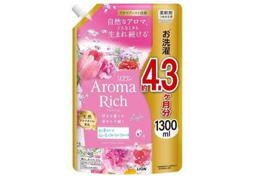  LION Кондиционер для белья Aroma Rich Layla с фруктово-цветочным ароматом, сменная упаковка, 1300мл., фото 1 