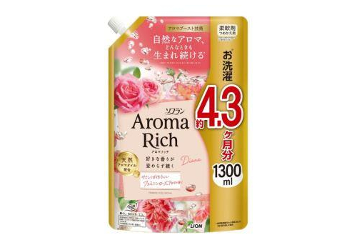  LION Aroma Rich Diana Кондиционер для белья с ароматом розы, сменная упаковка, 1300мл., фото 1 